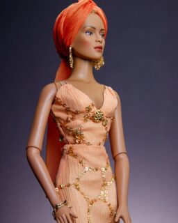 Feeling like a "sultane" in this exquisite dress by Robert Tonner. The intricate details and luxurious fabric make her feel like a true queen. Who else loves dressing up and feeling fabulous?

#tonnerdoll #fashiondoll #roberttonner #dollcollection #dollphotography #instadoll #missvinyl