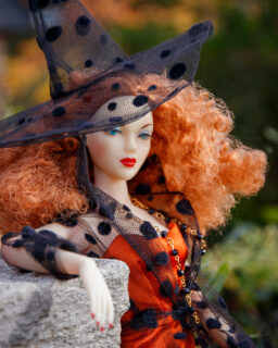 Just a witchy Gene pondering the magic of it all🧙‍♀️🔮✨#WitchyVibes 

#genemarshall #genedoll #jamieshow #jamieshowdoll #melodom #fashiondollphotography #dollphotography #dollphotogallery #missvinyl