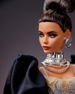 Barbie Linda Kyaw-Merschon

#barbie #barbiecollector #barbiedoll #barbiestyle #lindakyaw #fashiondollphotography #missvinyl